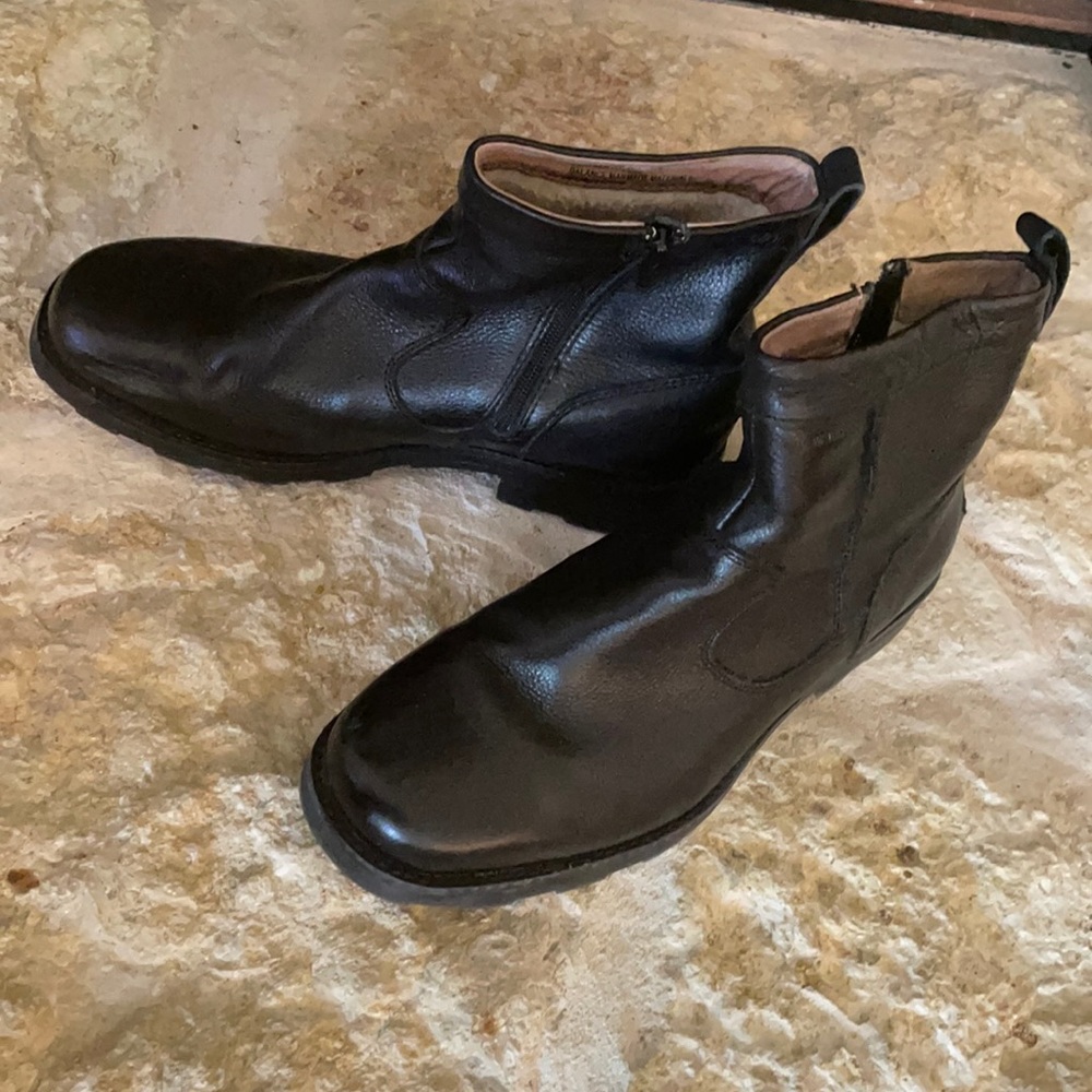 MENS LEATHER BOOTS - SIZE 11M